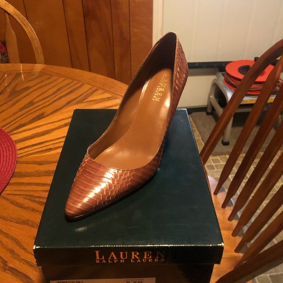Ralph Lauren pump - Picture 1 of 3